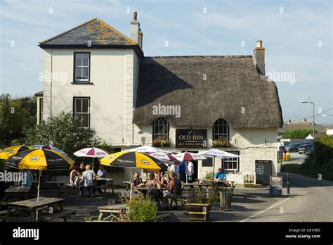 pubs in mullion cornwall.
